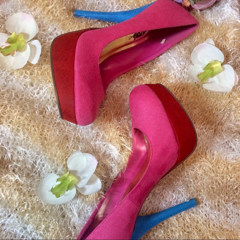 🌈🧸💋NWOT Sexy Rue 21 Faux Suede Stiletto heels💋